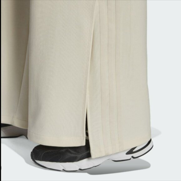 Brand New adidas Adicolor Clean Classics Pants - Picture 7 of 10